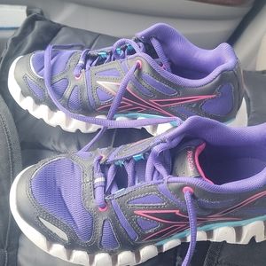 girls reebok sneakers